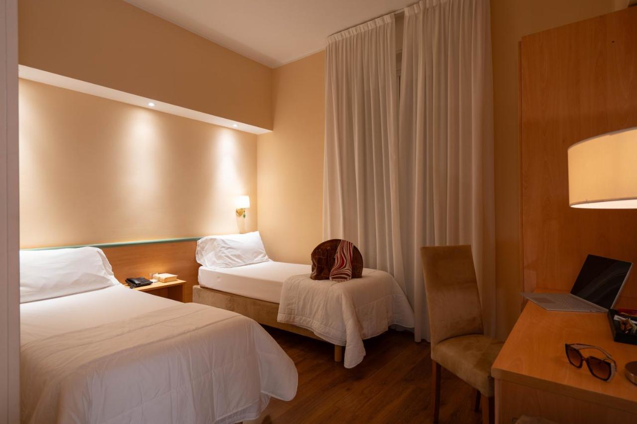 Hotel Iris Gênes Extérieur photo