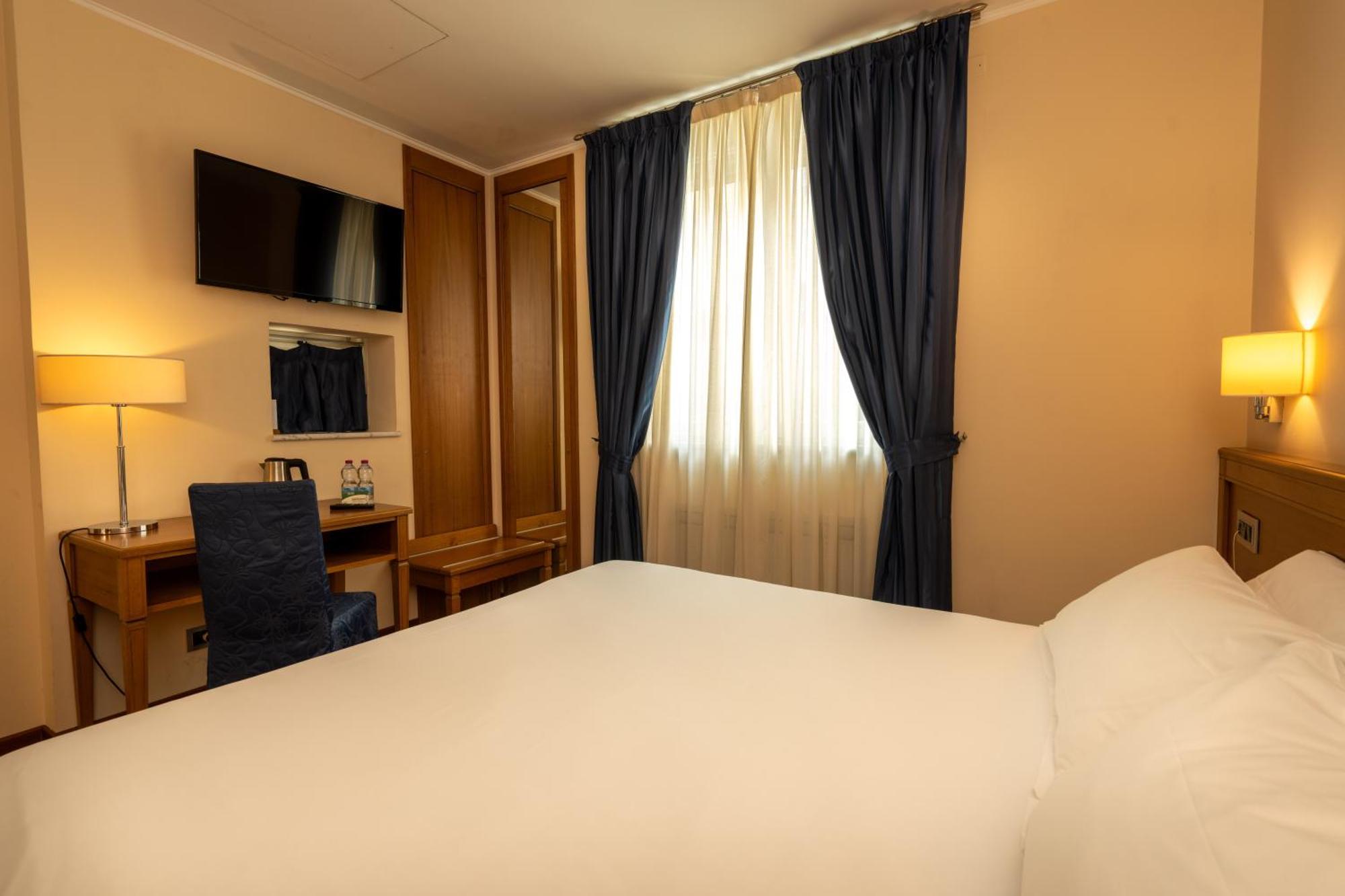 Hotel Iris Gênes Extérieur photo