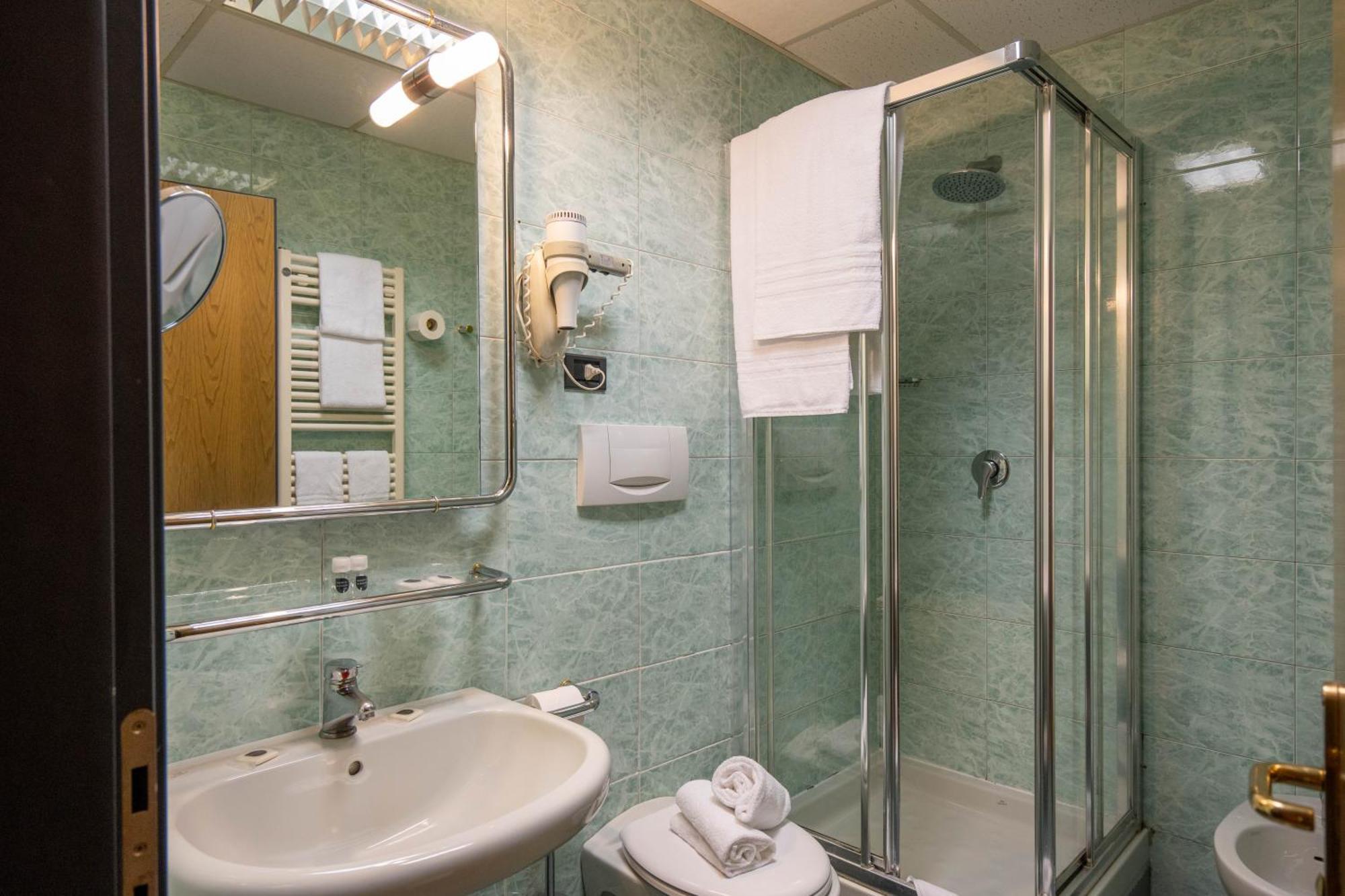 Hotel Iris Gênes Extérieur photo