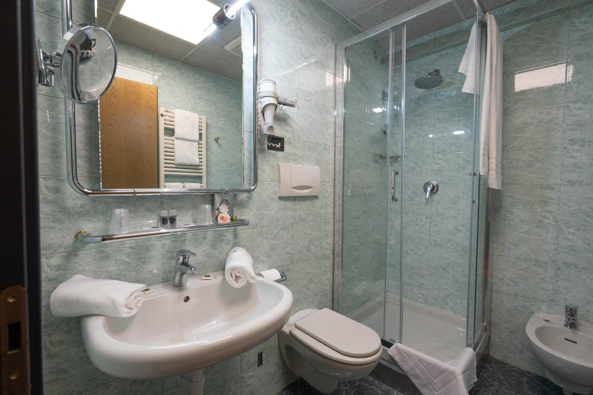 Hotel Iris Gênes Extérieur photo