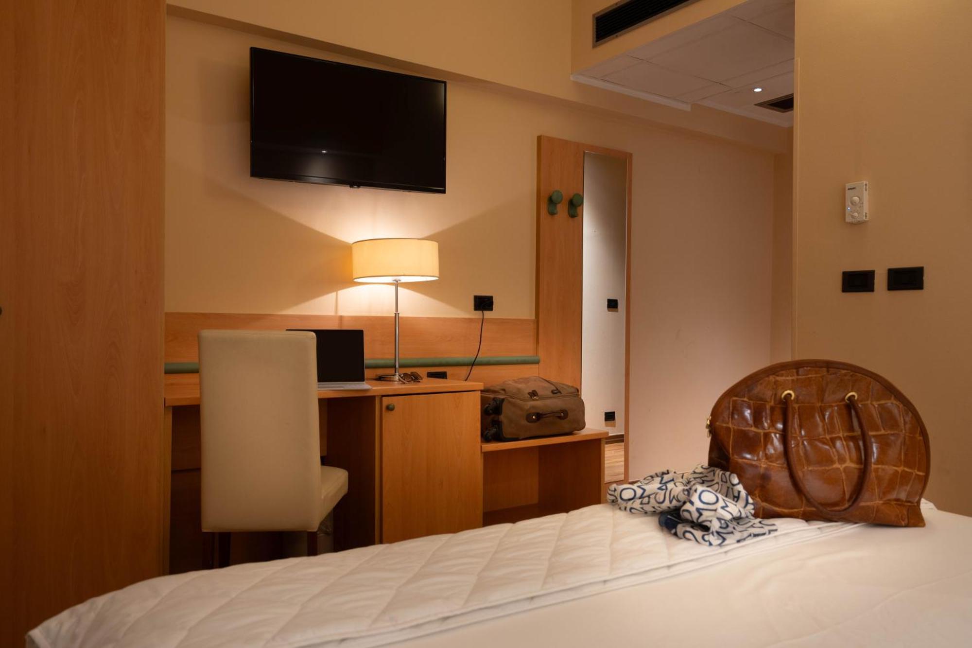 Hotel Iris Gênes Extérieur photo