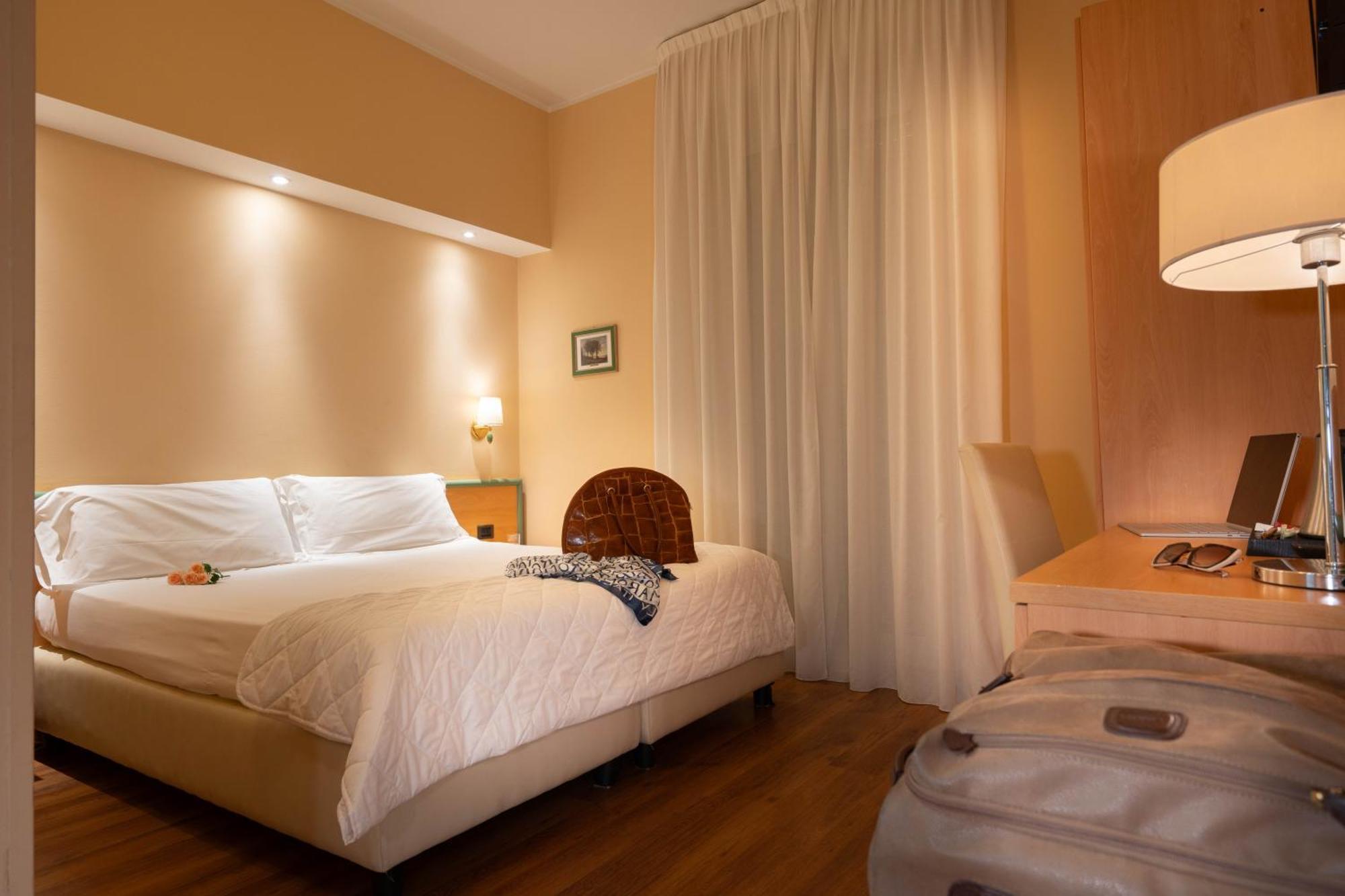 Hotel Iris Gênes Extérieur photo