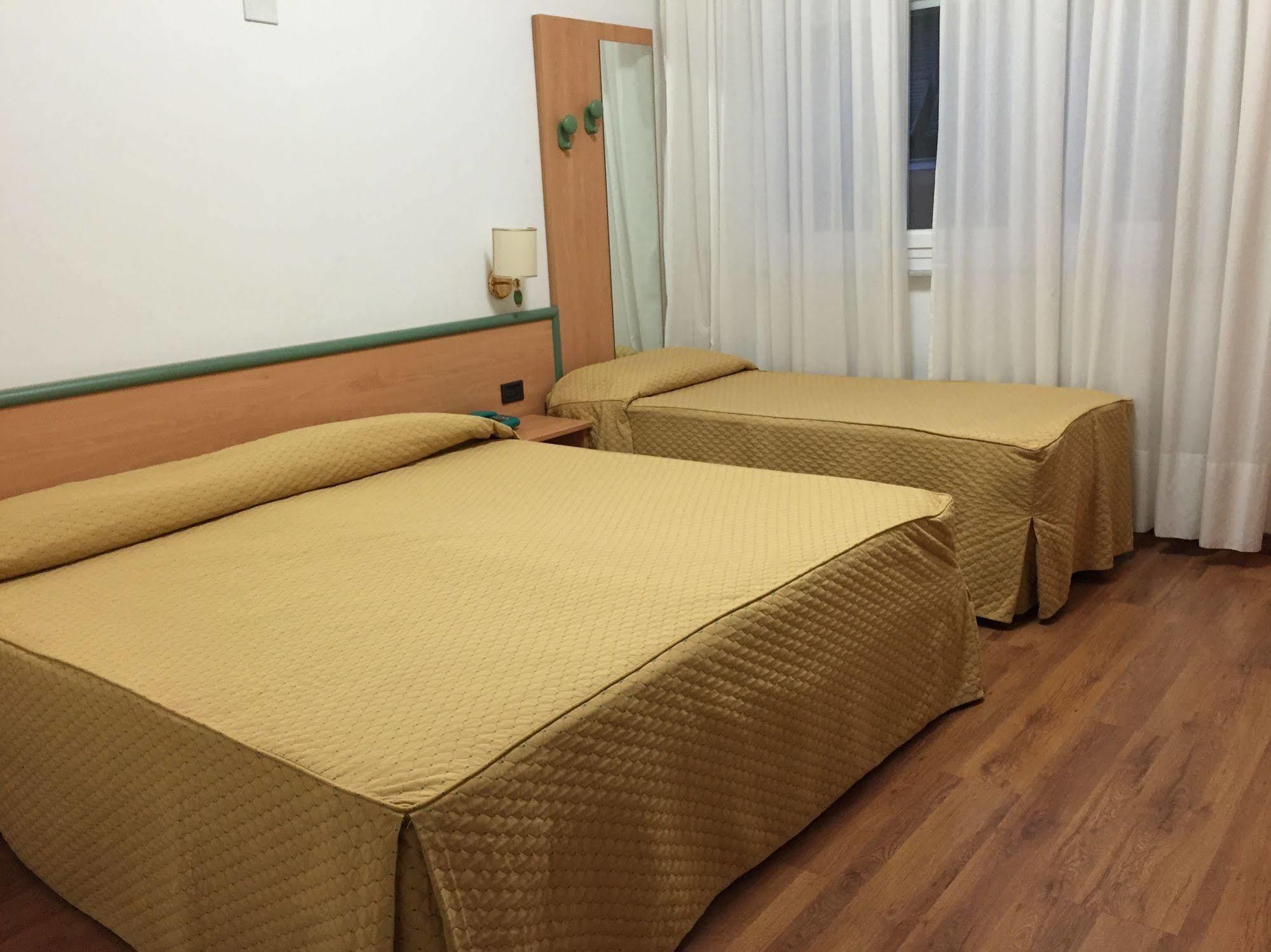 Hotel Iris Gênes Extérieur photo