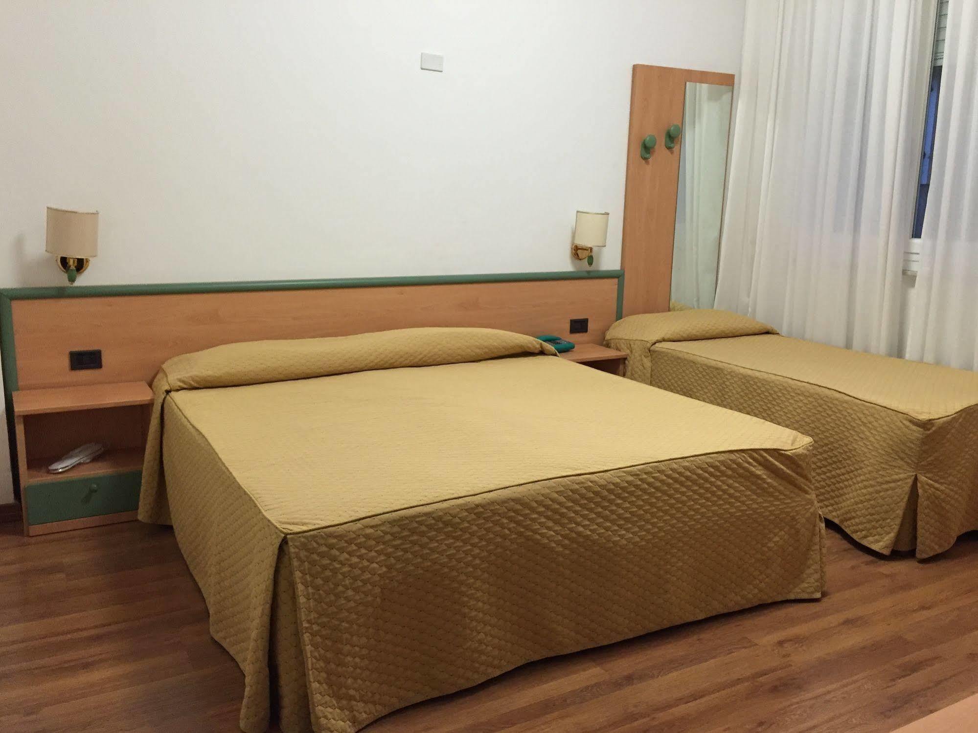 Hotel Iris Gênes Extérieur photo